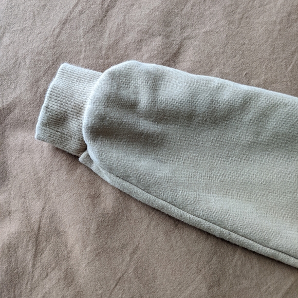 Sweaters - Picture 13 of 15